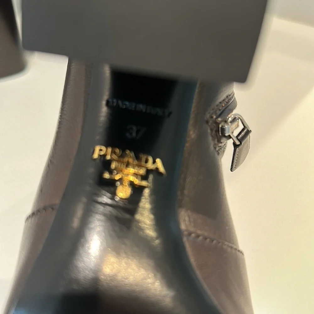 Prada boots. 37 - Picture 3 of 6